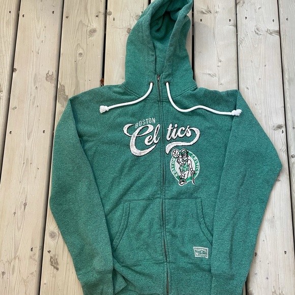 Vintage Celtics zipup - Picture 2 of 5